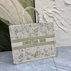 Christian Dior Shopping Bags